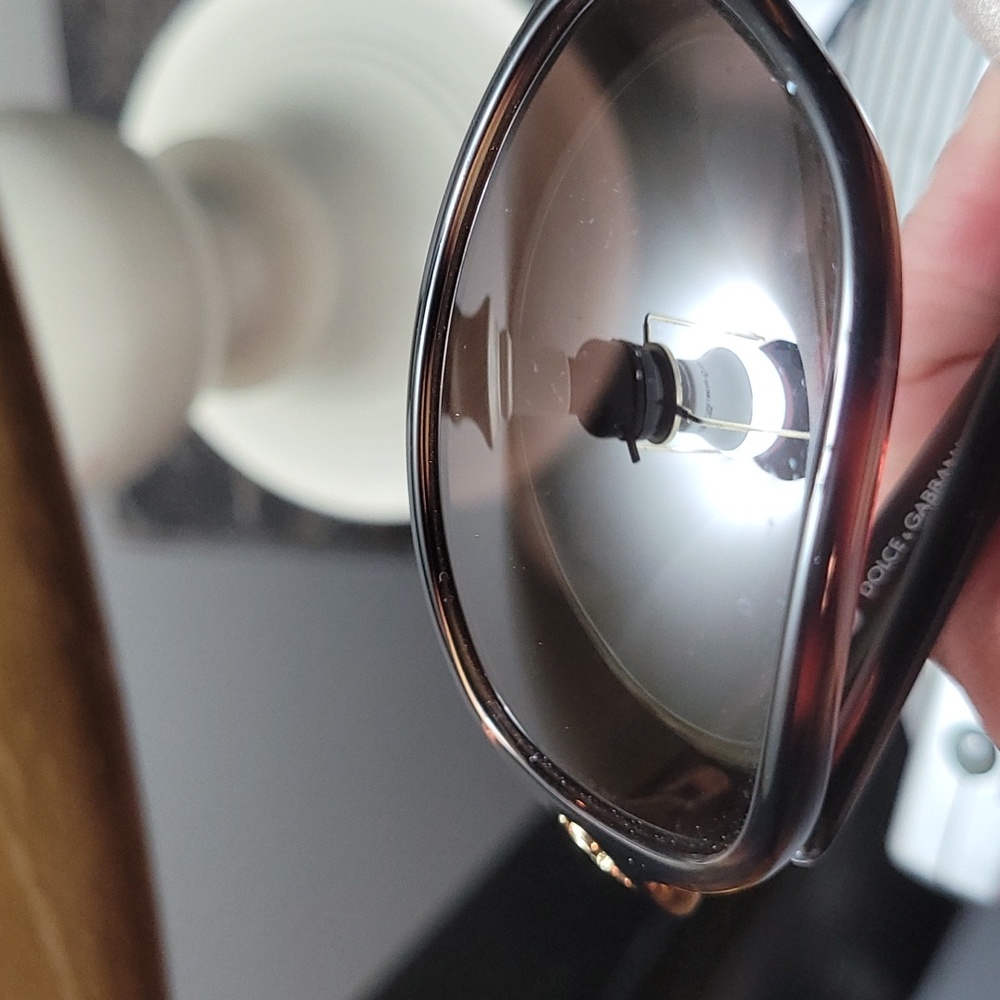 DOLCE AND GABBANA SUNGLASS UNISEX WITH CASE AND CLOTH - Picture 8 of 8